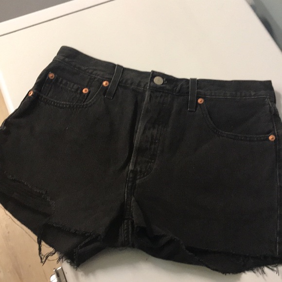 LEVIS high waisted festival shorties - Picture 2 of 2